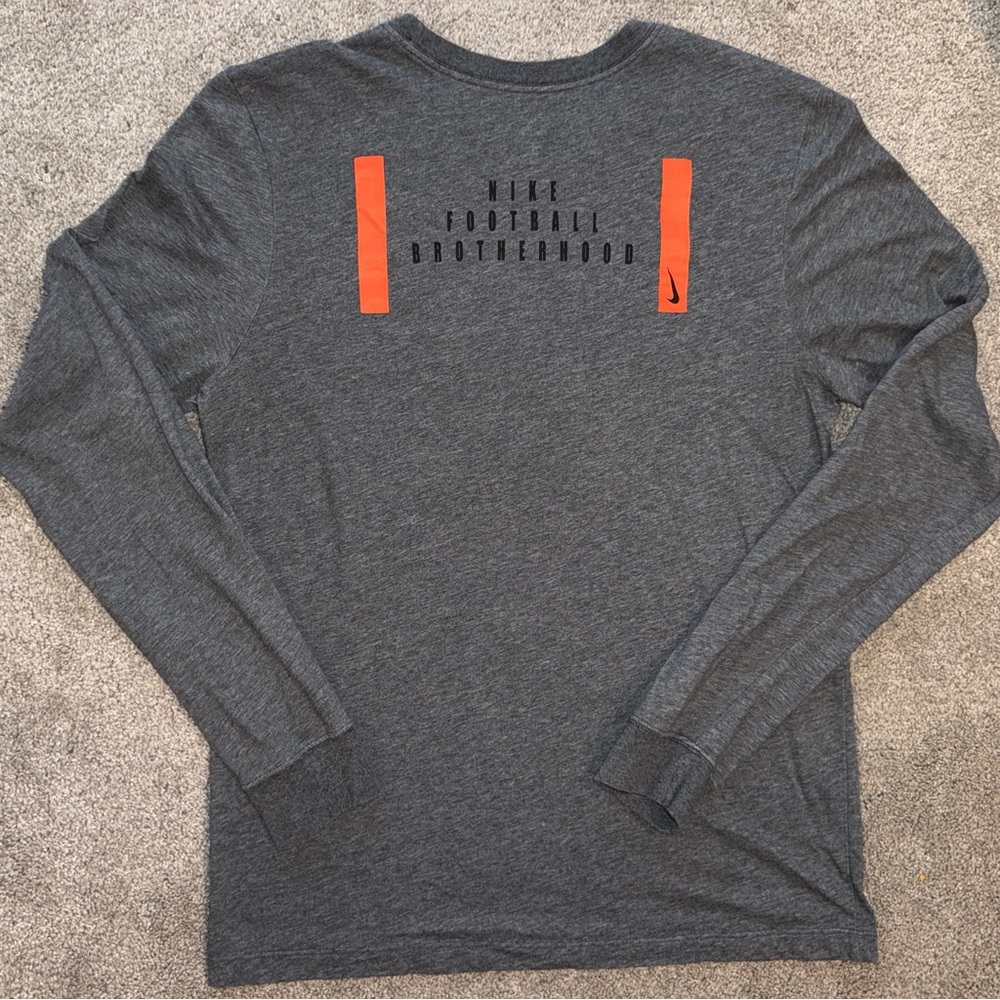 Like New Nike Men's Dri-FIT Brotherhood Football Dk Gray/Black/Orange LS Tee, M - Picture 2 of 3